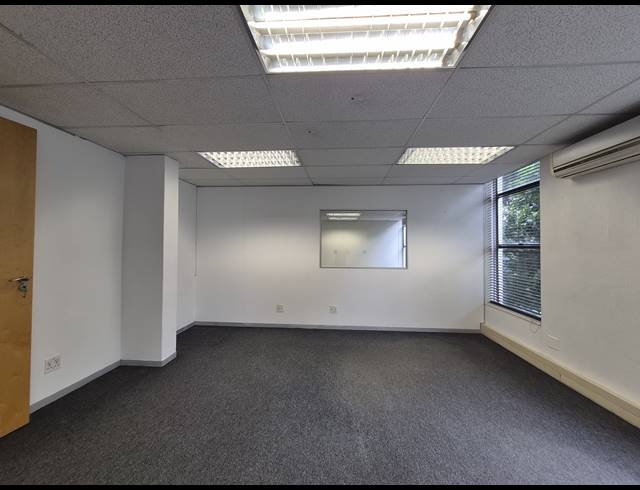 413M² OFFICE TO LET IN CRAIGHALL